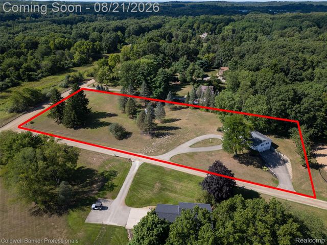 1500 Duff Lane, Milford Charter Township, MI 48381