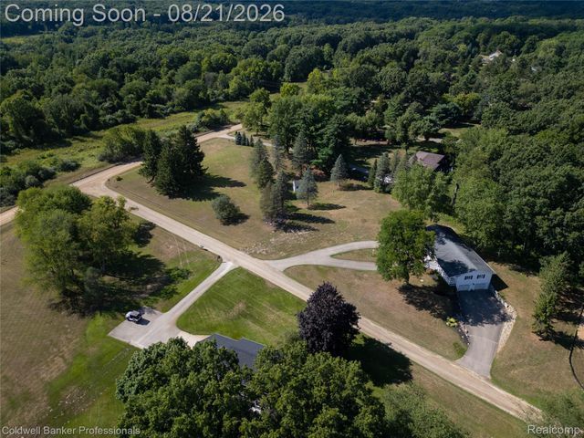 1500 Duff Lane, Milford Charter Township, MI 48381