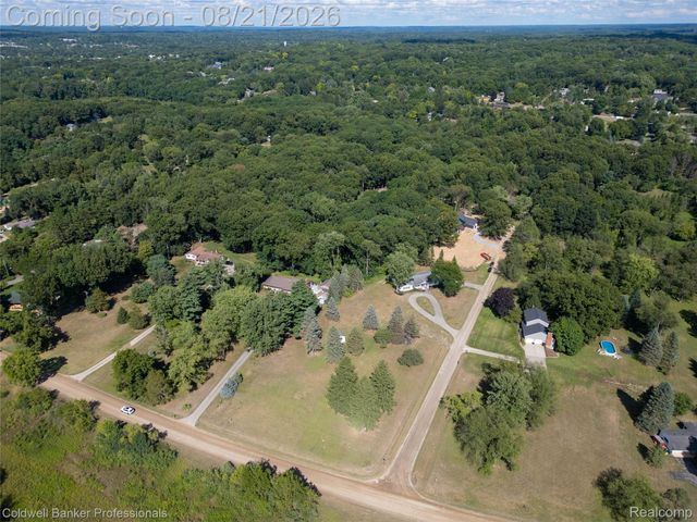 1500 Duff Lane, Milford Charter Township, MI 48381