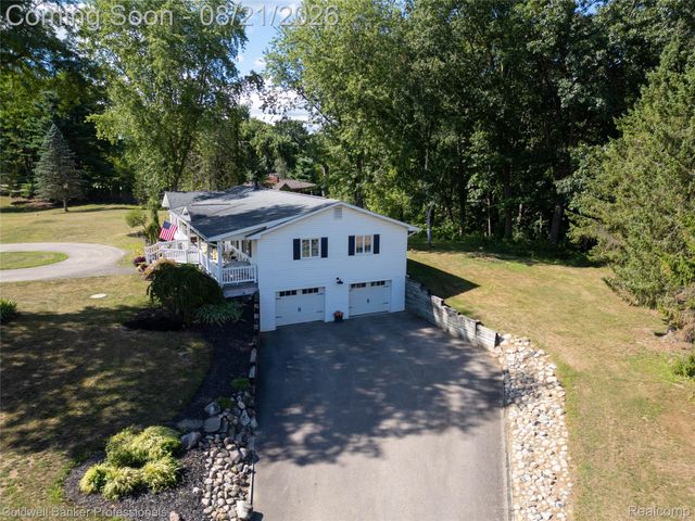 1500 Duff Lane, Milford Charter Township, MI 48381