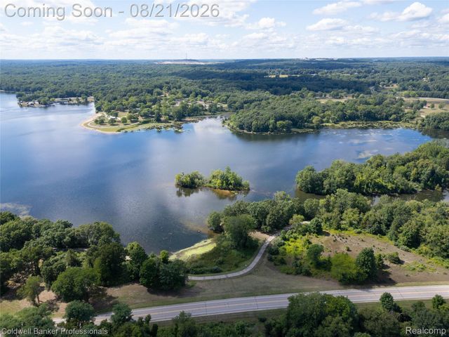 1500 Duff Lane, Milford Charter Township, MI 48381