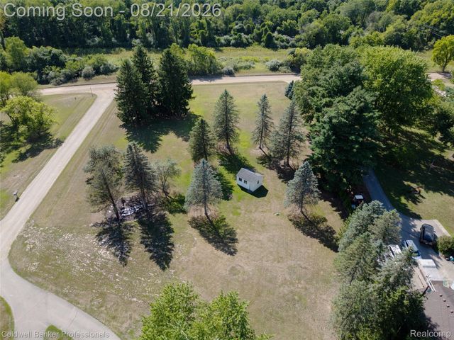 1500 Duff Lane, Milford Charter Township, MI 48381