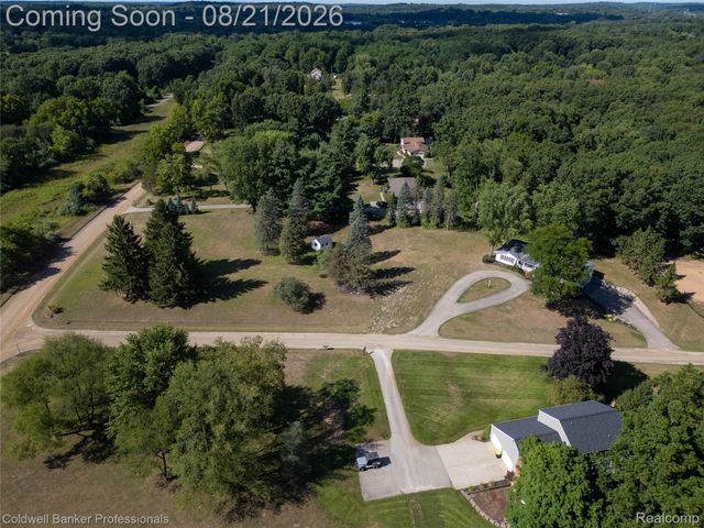 1500 Duff Lane, Milford Charter Township, MI 48381