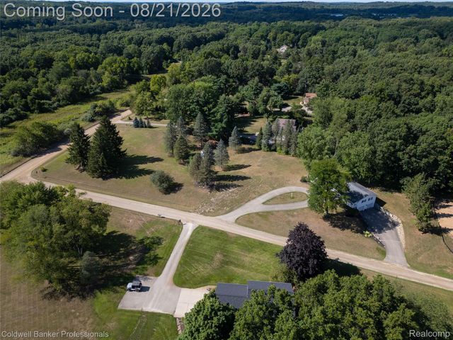 1500 Duff Lane, Milford Charter Township, MI 48381
