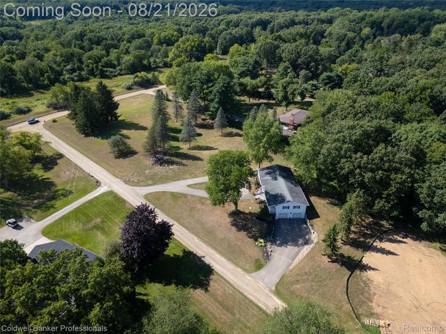1500 Duff Lane, Milford Charter Township, MI 48381