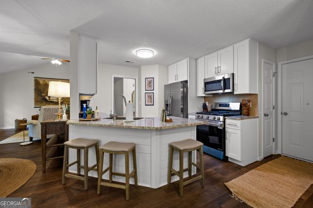 15 Paces Landing Place, Newnan, GA 30263