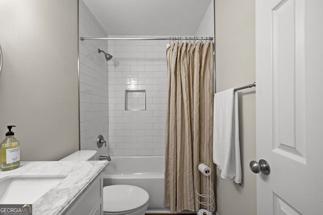 15 Paces Landing Place, Newnan, GA 30263