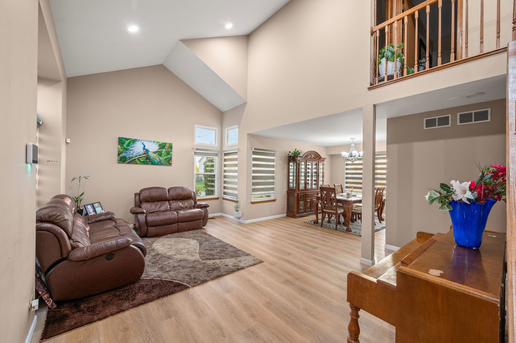 2035 N Green Bridge Lane, Hanover Park, IL 60133 — photo 3