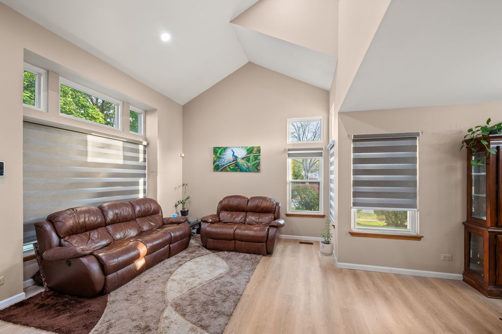 2035 N Green Bridge Lane, Hanover Park, IL 60133 — photo 5
