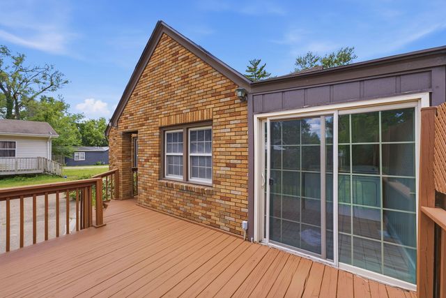 2202 44th Street, Moline, IL 61265