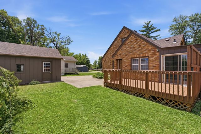 2202 44th Street, Moline, IL 61265