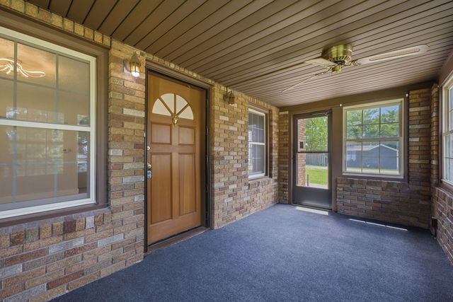 2202 44th Street, Moline, IL 61265