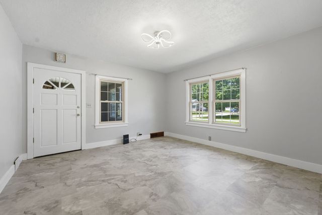 2202 44th Street, Moline, IL 61265