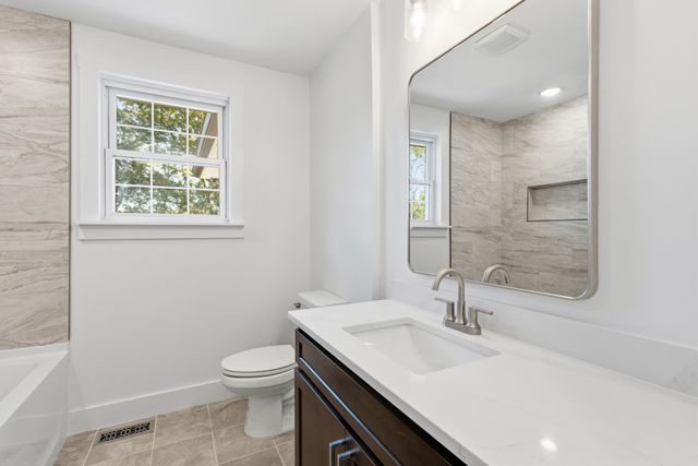 4848 Concord Dr, Hermitage, TN 37076