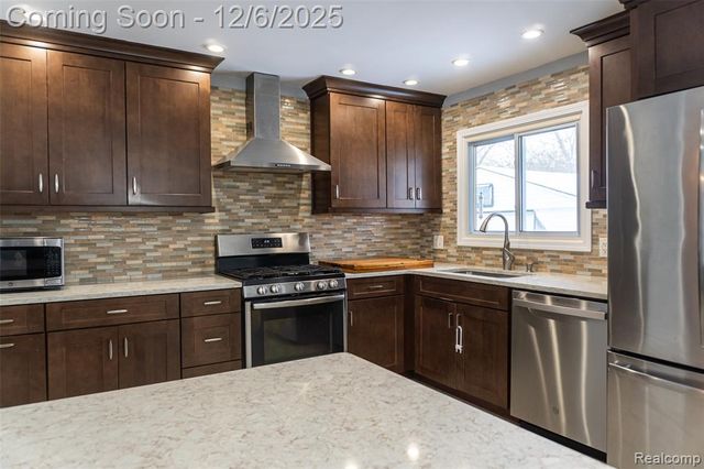 33756 Cindy Street, Livonia, MI 48150