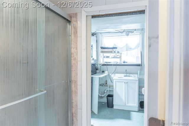 33756 Cindy Street, Livonia, MI 48150