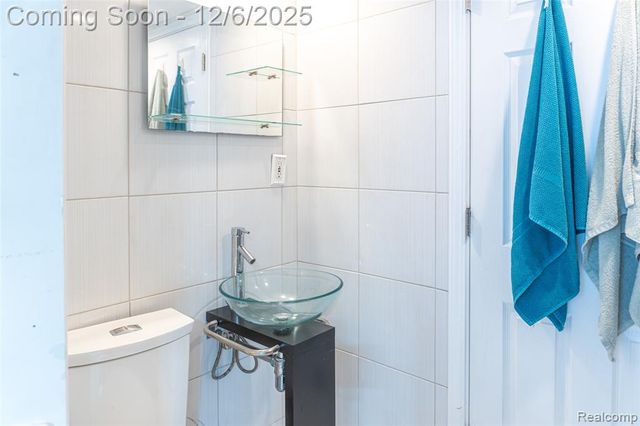 33756 Cindy Street, Livonia, MI 48150