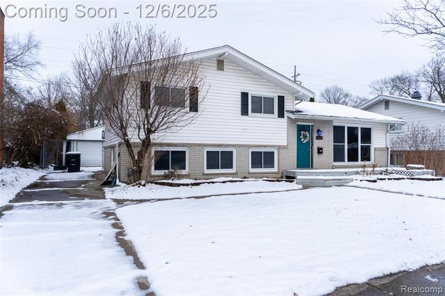 33756 Cindy Street, Livonia, MI 48150