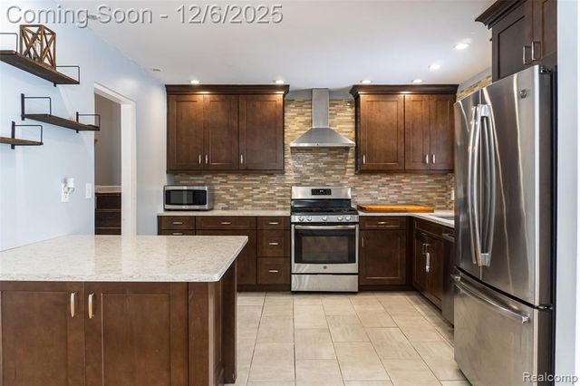 33756 Cindy Street, Livonia, MI 48150