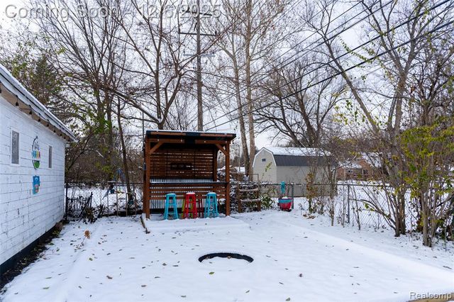 33756 Cindy Street, Livonia, MI 48150