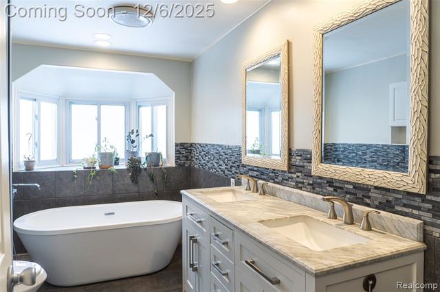 33756 Cindy Street, Livonia, MI 48150