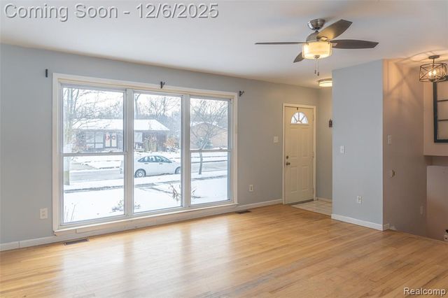 33756 Cindy Street, Livonia, MI 48150