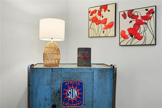 8721 Riggs Lane, Overland Park, KS 66212