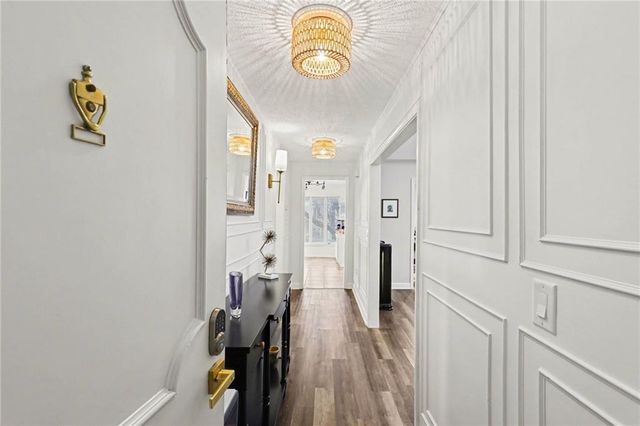 8721 Riggs Lane, Overland Park, KS 66212