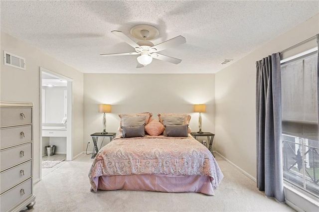 8721 Riggs Lane, Overland Park, KS 66212