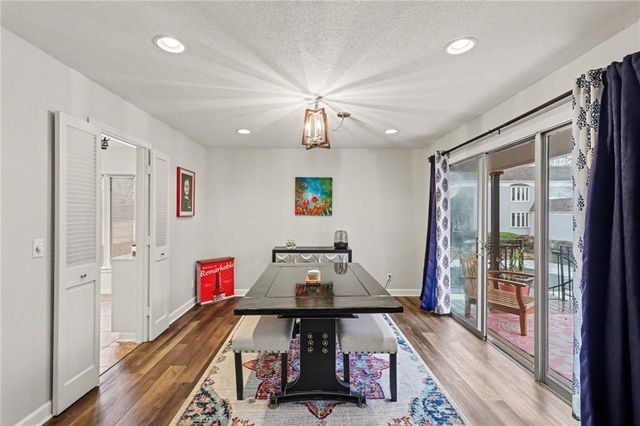 8721 Riggs Lane, Overland Park, KS 66212