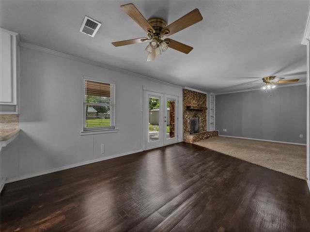 220 Cooper Drive, Hurst, TX 76053