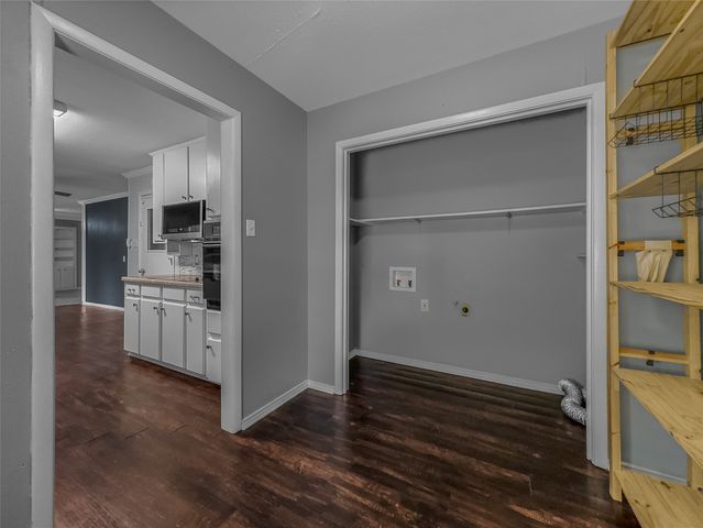 220 Cooper Drive, Hurst, TX 76053