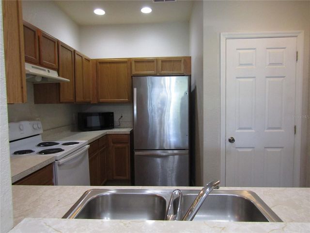 3108 WENTWORTH LANE, Kissimmee, FL 34741