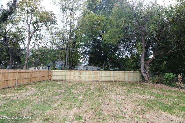 1334 Cypress St, Louisville, KY 40211