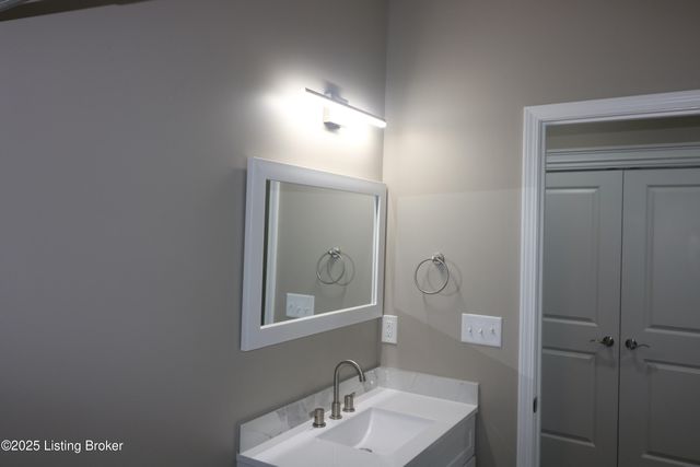 1334 Cypress St, Louisville, KY 40211