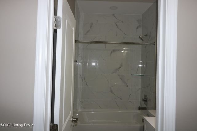 1334 Cypress St, Louisville, KY 40211