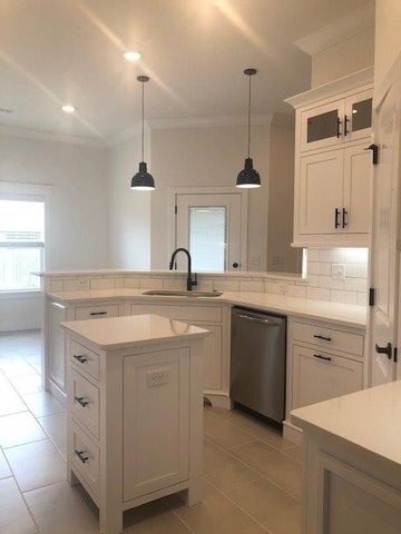 1711 Cherrie Street, Bentonville, AR 72713