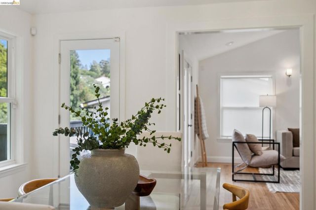 15 Edgecroft Rd, Kensington, CA 94707