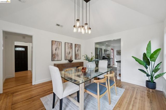 15 Edgecroft Rd, Kensington, CA 94707