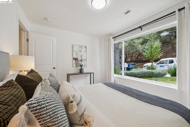 15 Edgecroft Rd, Kensington, CA 94707