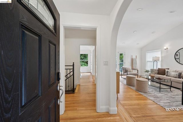 15 Edgecroft Rd, Kensington, CA 94707