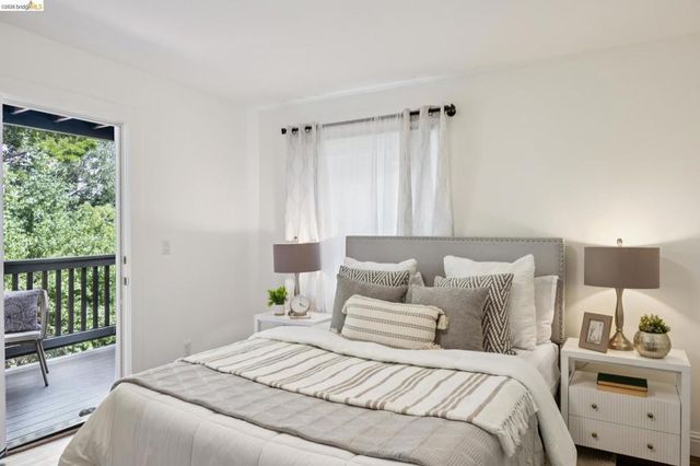 15 Edgecroft Rd, Kensington, CA 94707