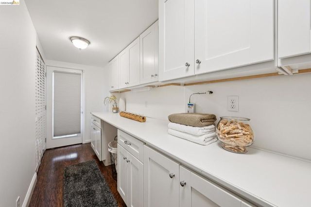 15 Edgecroft Rd, Kensington, CA 94707