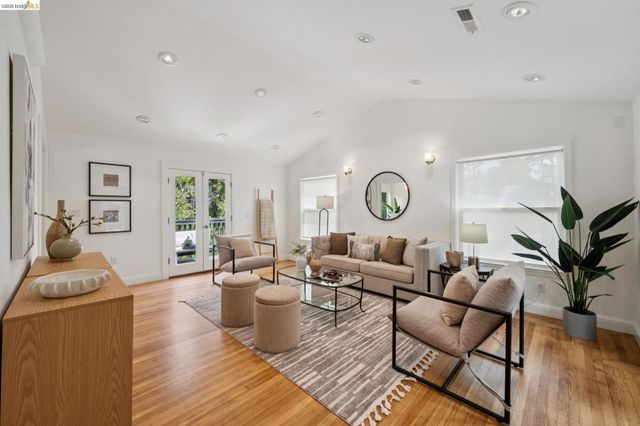 15 Edgecroft Rd, Kensington, CA 94707