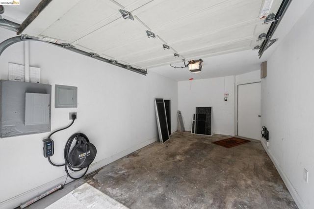 15 Edgecroft Rd, Kensington, CA 94707