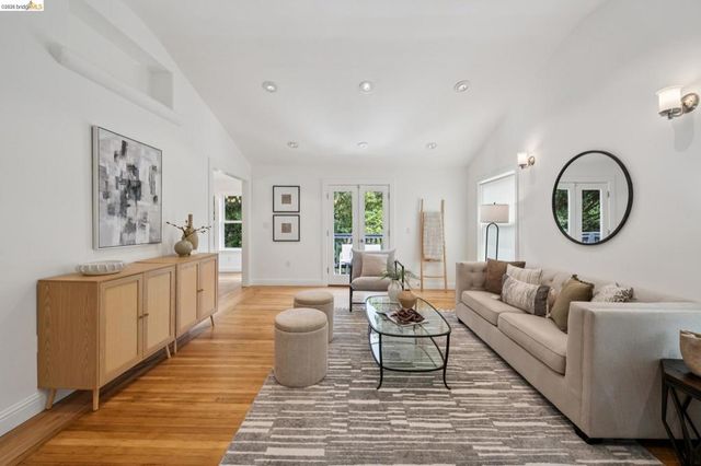 15 Edgecroft Rd, Kensington, CA 94707