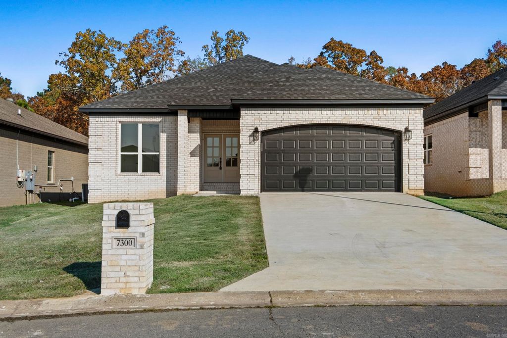 7300 Stonehenge Drive, Sherwood, AR 72120