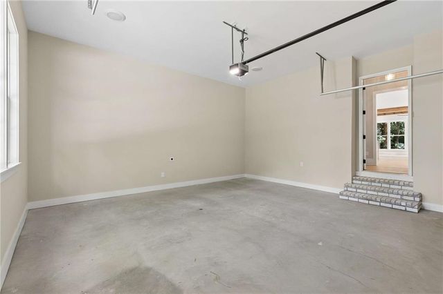 2400 Burch Circle NE, Brookhaven, GA 30319