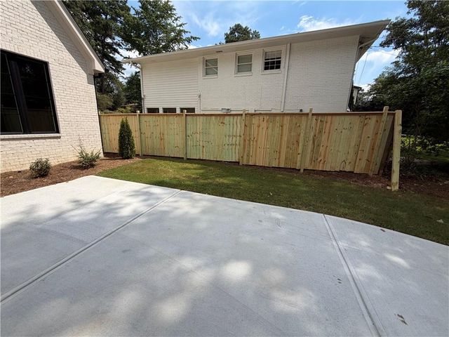 2400 Burch Circle NE, Brookhaven, GA 30319