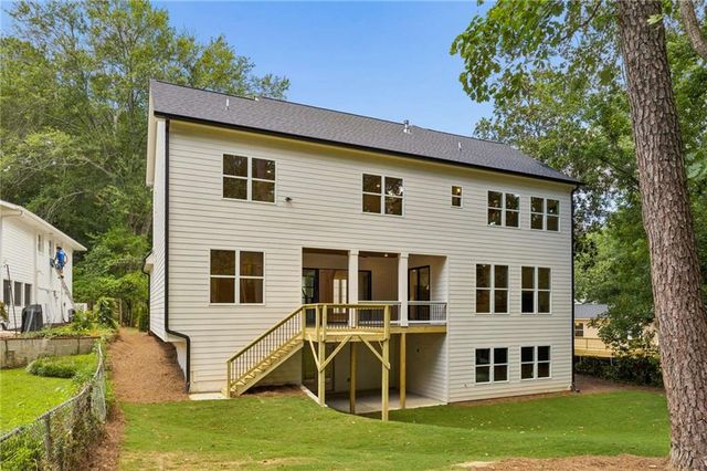 2400 Burch Circle NE, Brookhaven, GA 30319